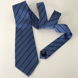 Charles Tyrwhitt. Men’s Tie - Blue Stripes
